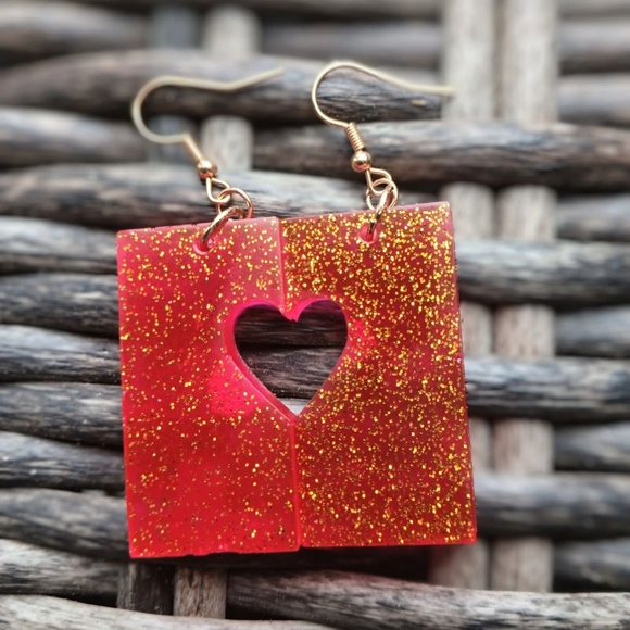 Heart Resin Earrings - Picture 1 of 2